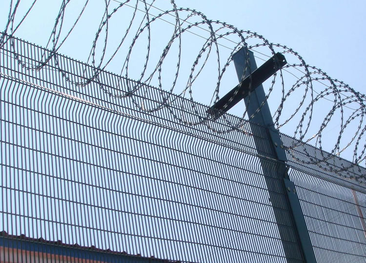 Anti cut welded mesh panel with razor wire coils for airport security