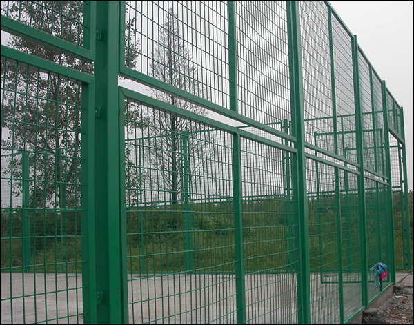 Poly Vinyl Coated (PVC) Wire Mesh Fence, Gate, Post & Accessories 
