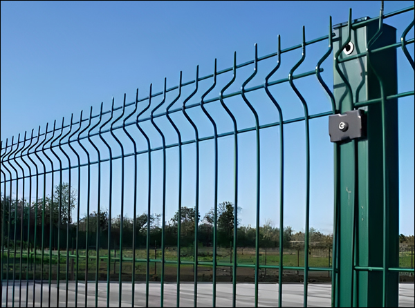 1.5m High V Mesh Security Fencing